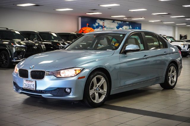 Used 2014 BMW 320i Sedan RWD image 3