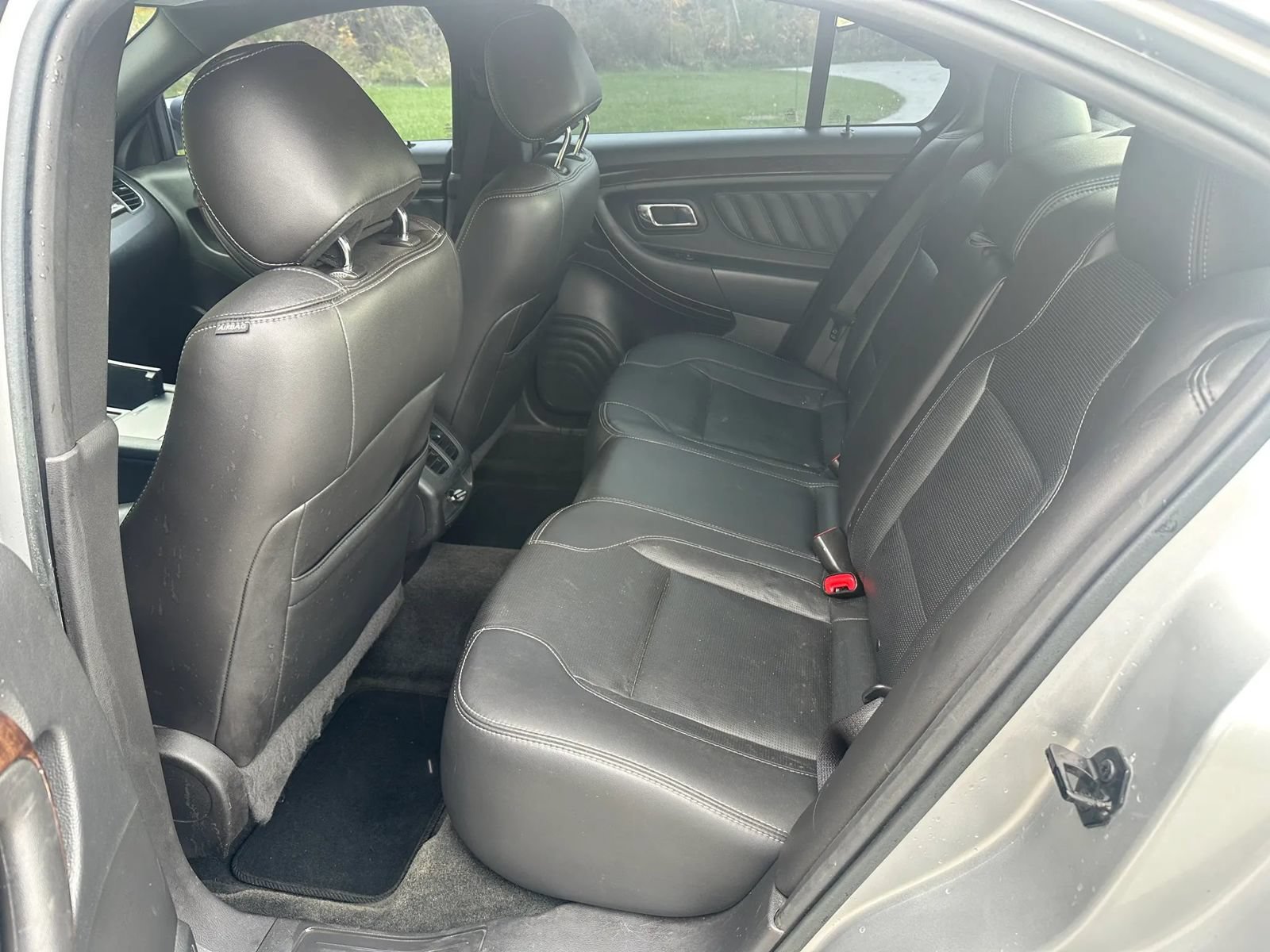 Used 2015 Ford Taurus Limited FWD image 13