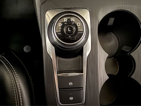 Used 2024 Ford Escape Platinum AWD/4WD image 23