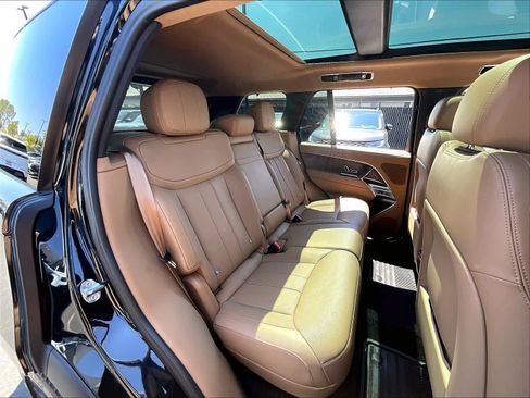 Used 2025 Land Rover Range Rover SE AWD/4WD image 30