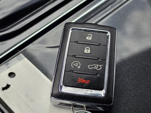 Used 2022 Jeep Wagoneer Series I AWD/4WD image 28