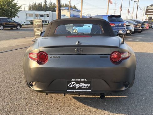 Used 2017 MAZDA MX-5 Miata Club w/ Brembo/BBS Package RWD image 6