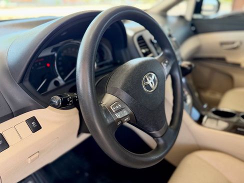 Used 2012 Toyota Venza XLE FWD image 15