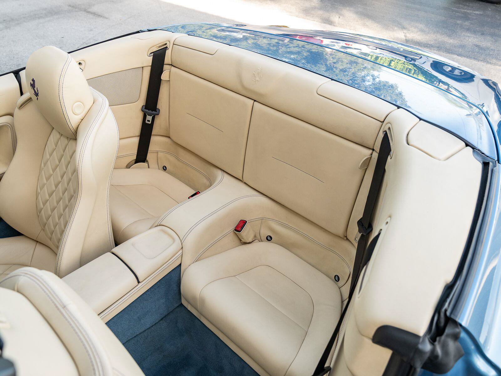 Used 2010 Ferrari California RWD image 36