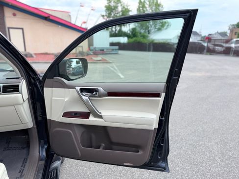 Used 2019 Lexus GX 460 Premium w/ Premium Package AWD/4WD image 24