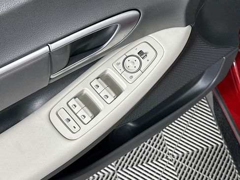 Used 2025 Hyundai Sonata SEL FWD image 15