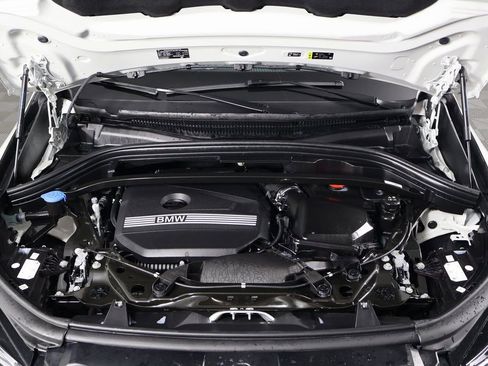 Used 2025 BMW X1 xDrive28i w/ Technology Package image 15