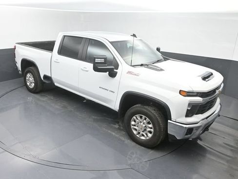 Used 2024 Chevrolet Silverado 2500 LT AWD/4WD image 41