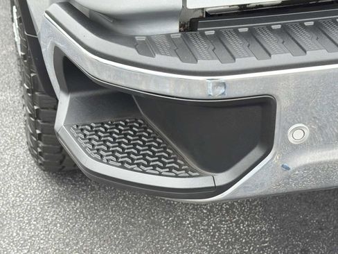 Used 2023 GMC Sierra 3500 SLT w/ SLT Premium Package image 27