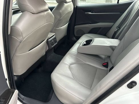 Used 2022 Toyota Camry XLE FWD image 16
