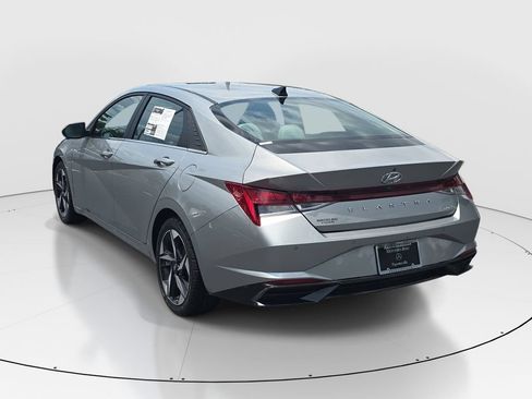 Used 2021 Hyundai Elantra Limited w/ Cargo Package FWD image 8