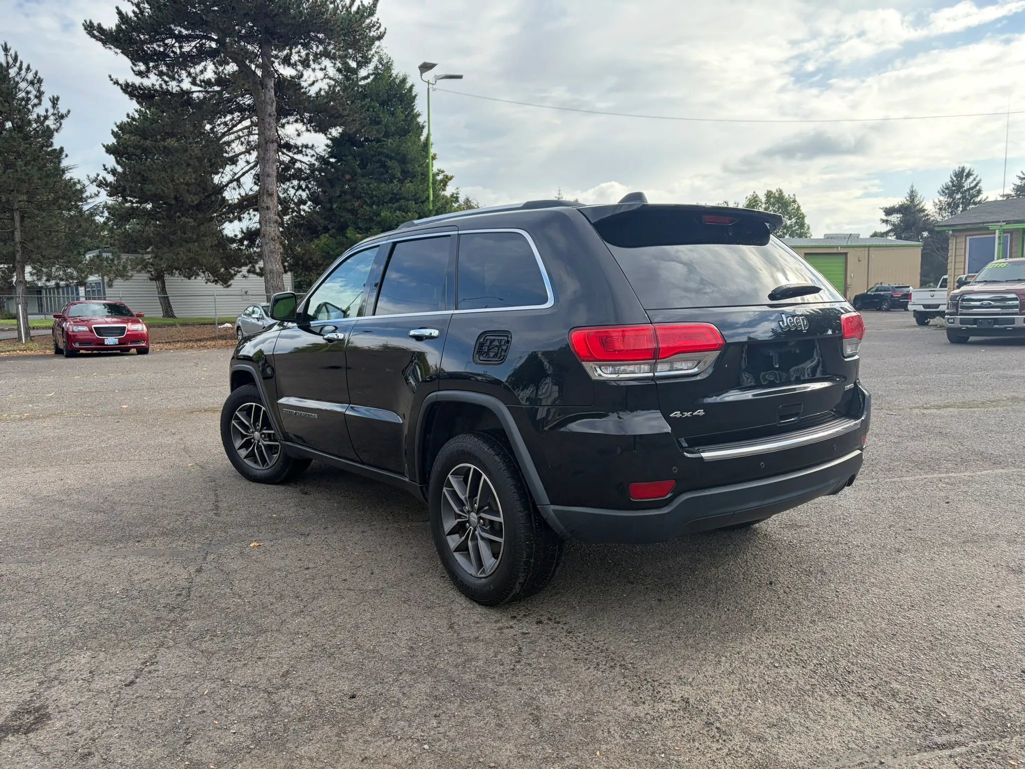 Used 2017 Jeep Grand Cherokee Limited w/ Luxury Group II AWD/4WD image 5