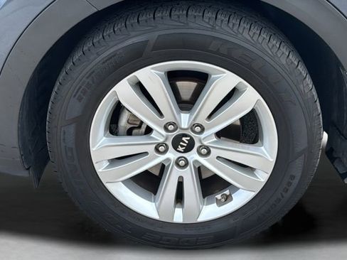 Used 2017 Kia Sportage LX image 8