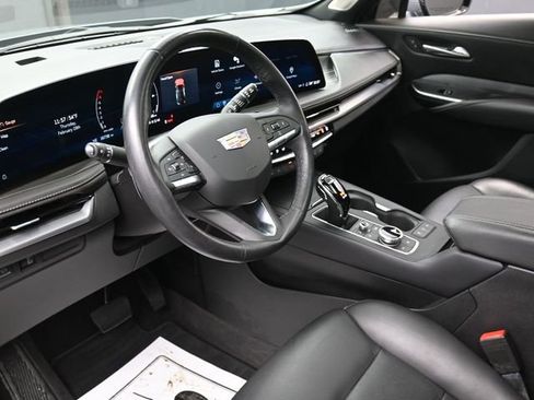 Used 2024 Cadillac XT4 Premium Luxury image 14