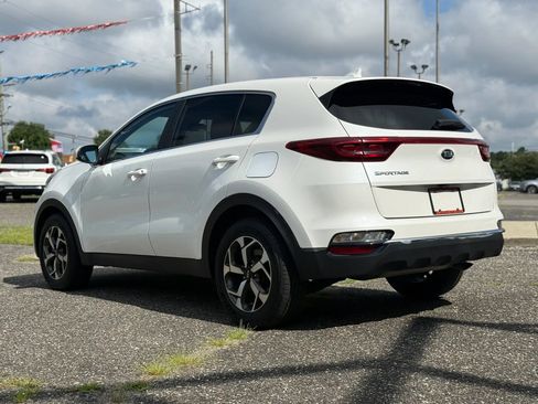 Used 2022 Kia Sportage LX FWD image 3