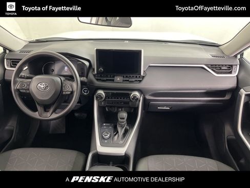 Used 2025 Toyota RAV4 XLE image 17