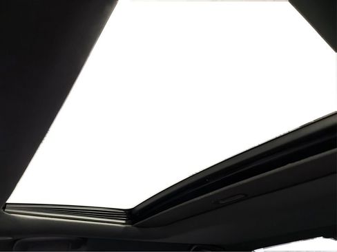 Used 2017 Dodge Charger R/T RWD image 20