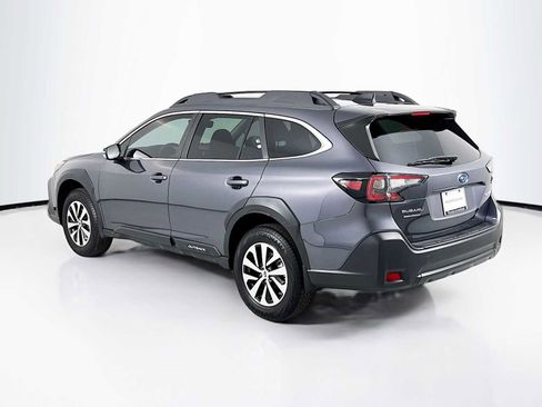Used 2025 Subaru Outback Premium image 3