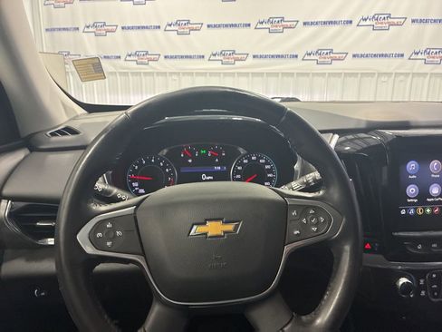 Used 2020 Chevrolet Traverse LT image 22