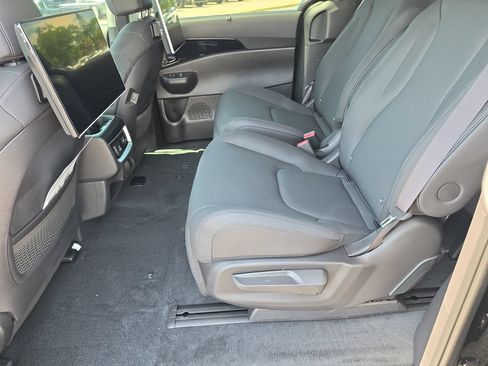 New 2027 Kia Carnival SX Prestige FWD image 18