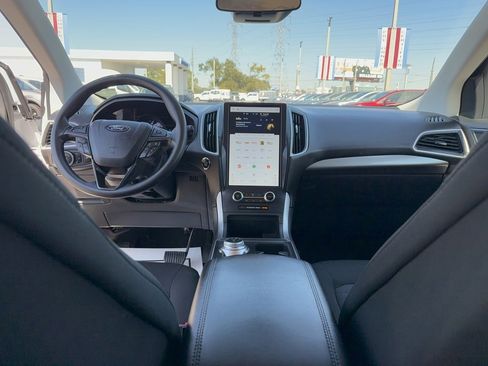 Certified 2022 Ford Edge SE w/ Black Appearance Package image 26