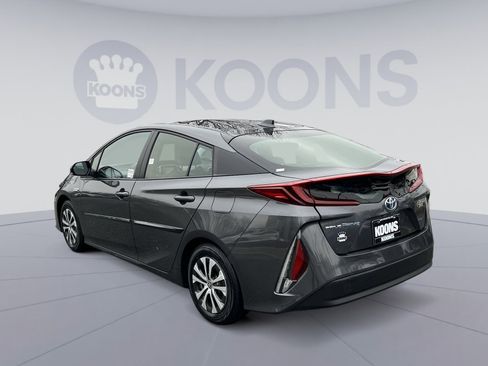 Used 2022 Toyota Prius Prime XLE image 4