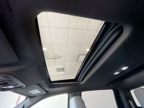 Used 2021 Chevrolet Silverado 1500 LTZ w/ Safety Package II AWD/4WD image 22