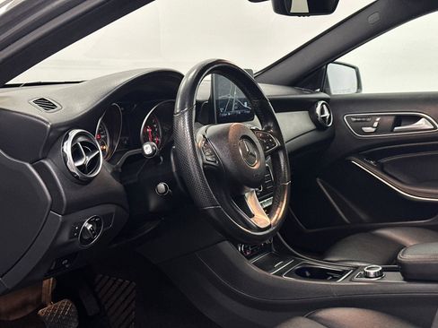 Used 2020 Mercedes-Benz GLA 250 4MATIC image 13