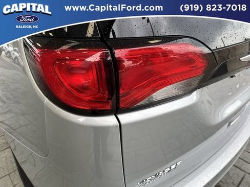 Used 2023 Chrysler Voyager LX FWD image 15