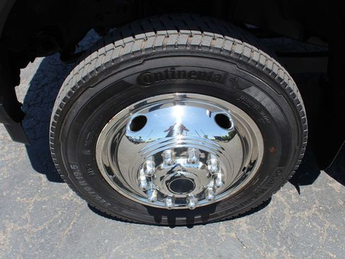 Used 2017 Ford F550 4x4 Regular Cab Super Duty image 30