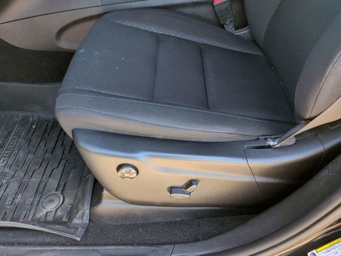 Used 2021 Jeep Grand Cherokee Laredo RWD image 13