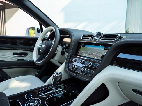 Certified 2025 Bentley Bentayga image 63