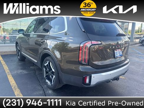 Used 2024 Kia Telluride EX w/ EX Captain's Chair Package AWD/4WD image 10