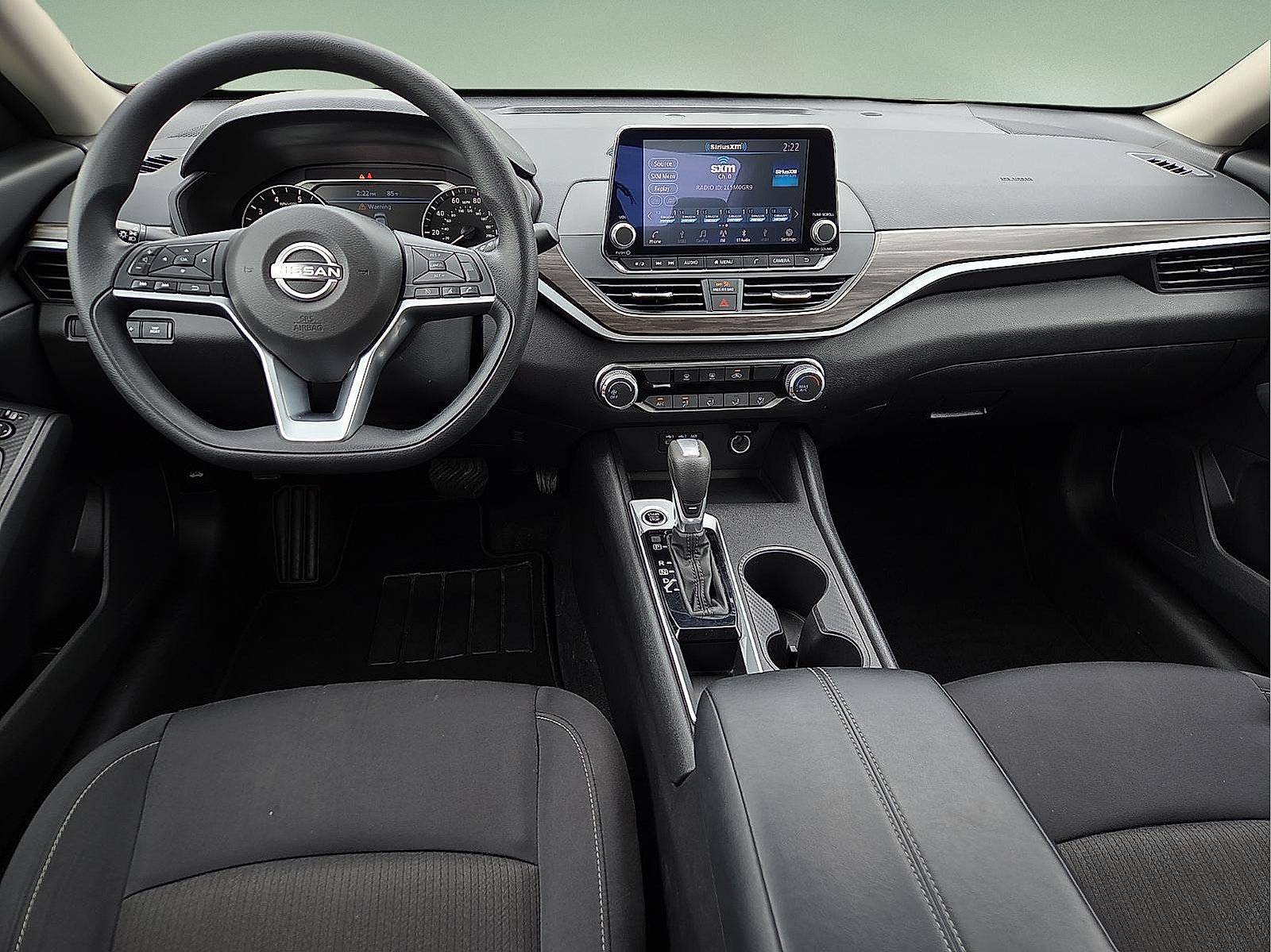Used 2025 Nissan Altima 2.5 SV FWD image 11