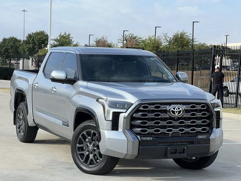 Used 2025 Toyota Tundra Platinum AWD/4WD image 2