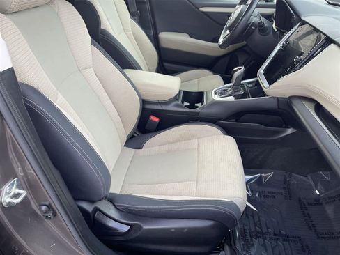 Used 2021 Subaru Outback Premium image 17