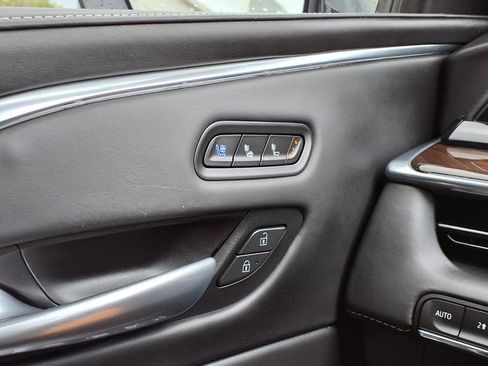 Used 2021 Cadillac Escalade Premium Luxury Platinum image 33