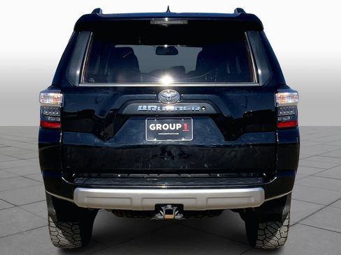 Used 2017 Toyota 4Runner TRD Off-Road Premium image 5