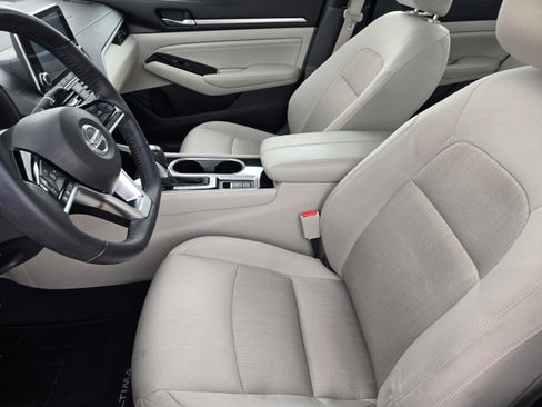 Used 2020 Nissan Altima 2.5 SV image 17