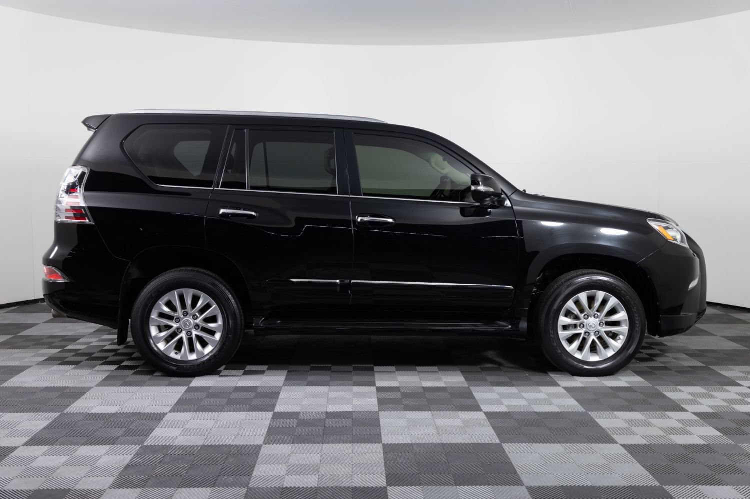 Used 2015 Lexus GX 460 w/ Premium Package AWD/4WD image 9