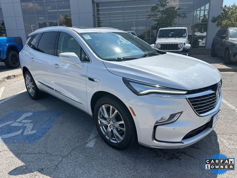 Used 2024 Buick Enclave Essence w/ Experience Buick Package image 6