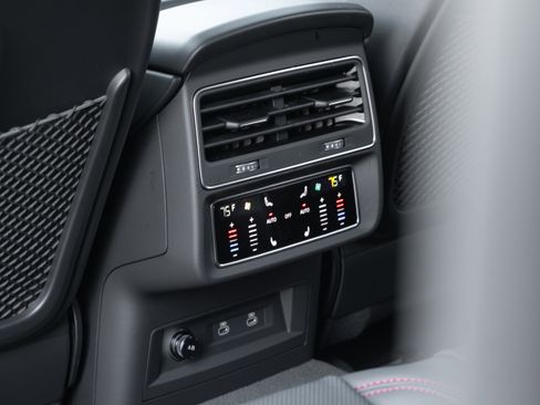 New 2026 Audi SQ8 Prestige image 33