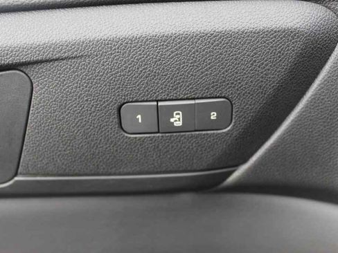 Used 2017 Chevrolet Traverse LT image 13