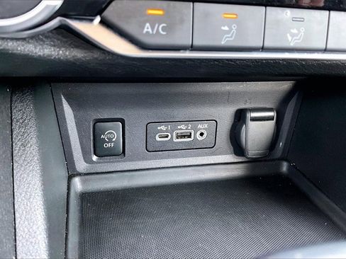 Used 2024 Nissan Sentra SV image 27