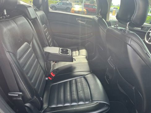 Used 2018 Ford Edge SEL w/ Equipment Group 201A AWD/4WD image 11