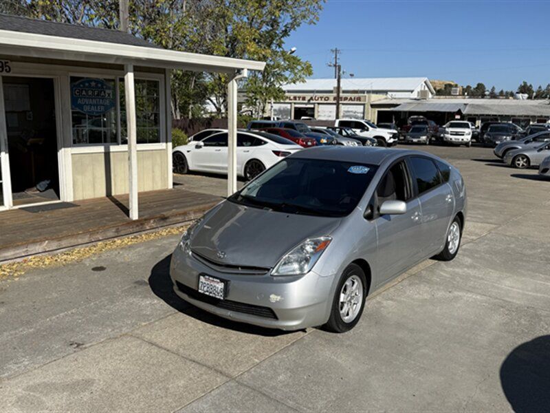 Used 2004 Toyota Prius FWD image 1
