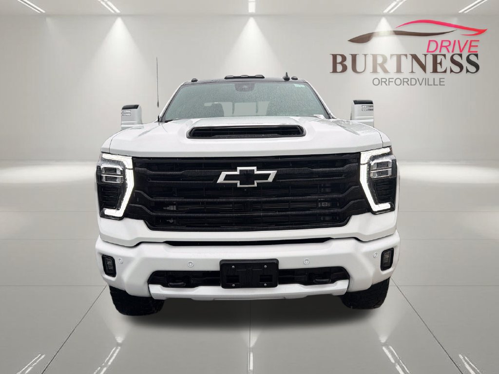 Used 2024 Chevrolet Silverado 2500 High Country w/ High Country Premium Package AWD/4WD image 3