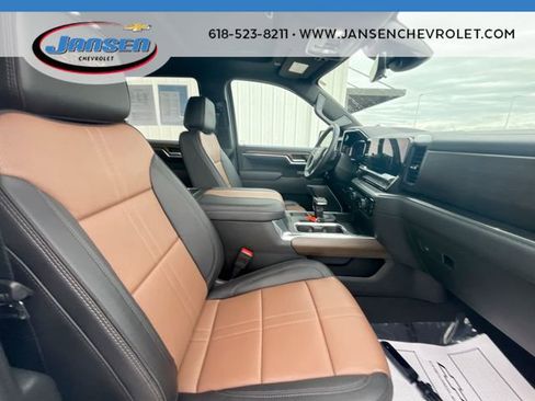 Used 2025 Chevrolet Silverado 1500 High Country w/ Technology Package AWD/4WD image 28