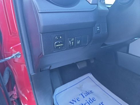 Used 2017 Toyota RAV4 LE image 17