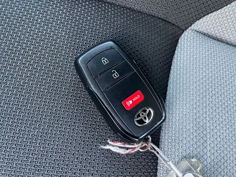 Used 2025 Toyota 4Runner TRD Off-Road image 22